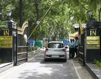 Delhi HC Issues Notice to Centre on Gymkhana Club's Plea Against Eviction Under Public Premises Act Delhi HC Issues Notice to Centre on Gymkhana Club's Plea Against Eviction Under Public Premises Act